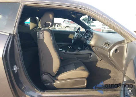 2022 Dodge Challenger Sxt z USA, uszkodzony, nr VIN 2C3CDZAG2NH263566